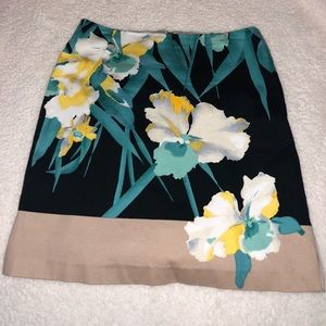 T Tahari Floral Skirt size 4
